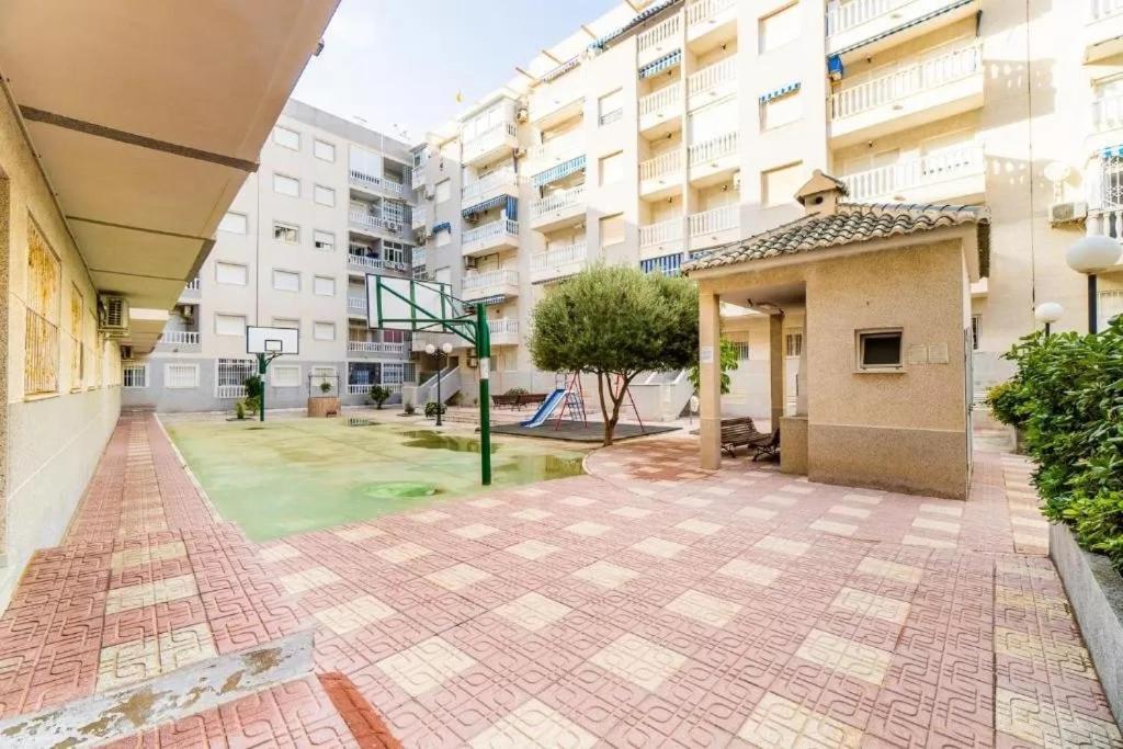 Mila Sloneczny Apartament W Torrevieja Centrum 외부 사진